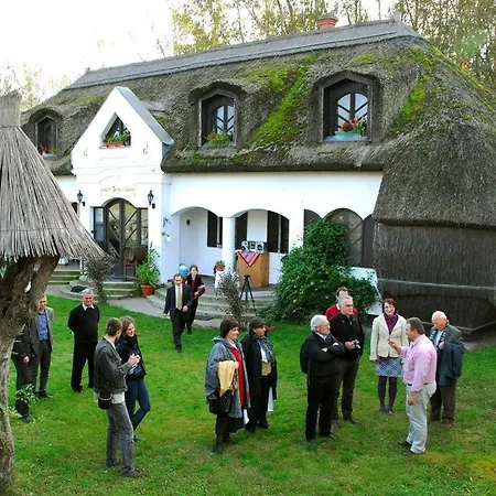 Gedeon Tanya Panzio Jakabszallas