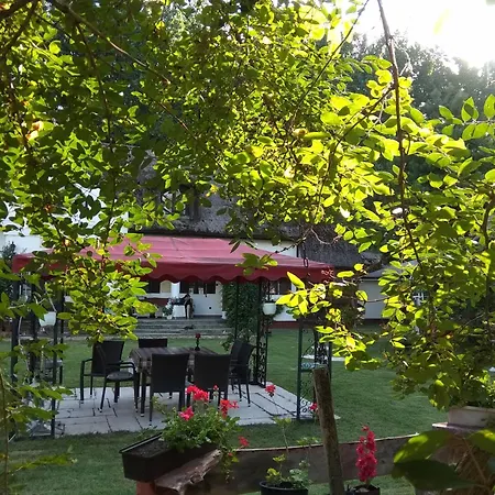 Gedeon Tanya Panzio Casă la țară