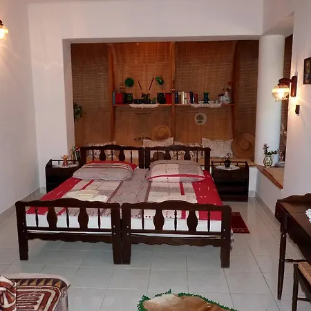Gedeon Tanya Panzio Country house *