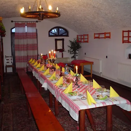 Gedeon Tanya Panzio Country house
