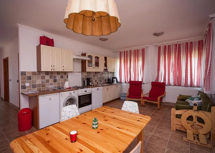 Gedeon Tanya Panzió Casa rural Jakabszállás